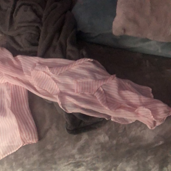 BNWOT sheer flouncy blouse - Picture 8 of 9